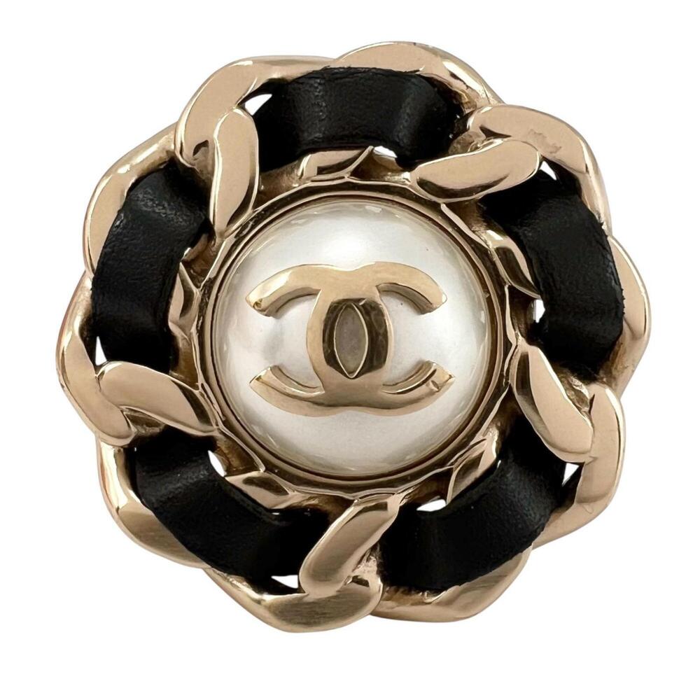 CHANEL Black Logo Ring - Picture 3 of 9